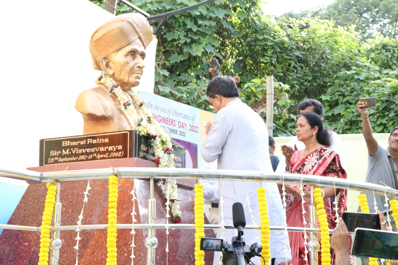 Hon’ble Chief Minister Dr. Manik Saha Unveiling Of The Statue Of Bharat ...