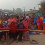 Public Staged Road Blockade In Ampi.